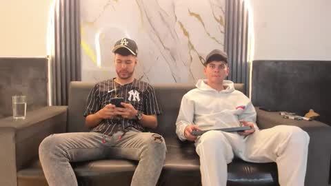 friends online show from March 14, 5:14 am