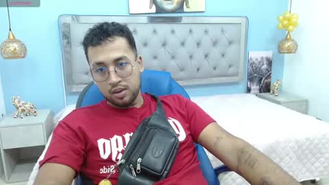 STIV AND TACZU online show from December 4, 12:58 pm