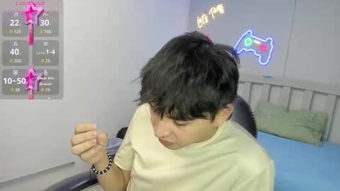 Stiwen online show from December 18, 7:54 pm