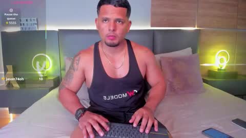 Snapshot of stone_lee_ chatting on September 26, 5:27 am Stone Lee online show from September 26, 5:27 am