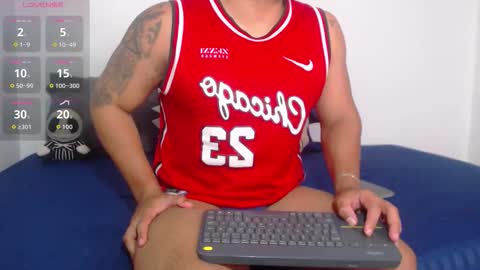 Stone Lee  online show from November 20, 8:13 am