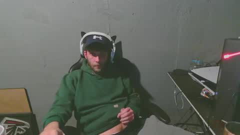 stonedpanda77 online show from January 10, 5:37 am