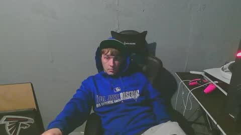 stonedpanda77 online show from December 8, 5:50 am