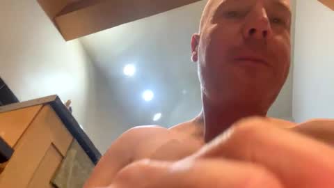 Stoodley22 online show from November 26, 5:43 am