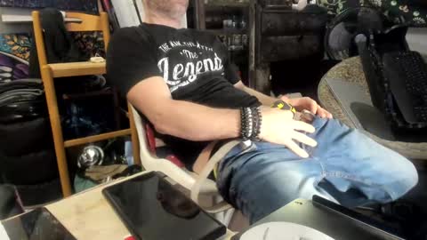 Str8 online show from December 28, 8:15 pm