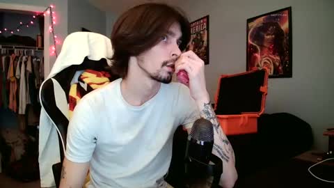 Snapshot of str8whiteboy21 chatting on December 17, 5:18 am str8whiteboy21 online show from December 17, 5:18 am
