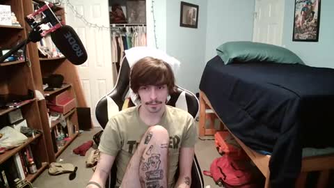 Snapshot of str8whiteboy21 chatting on February 7, 4:35 pm str8whiteboy21 online show from February 7, 4:35 pm