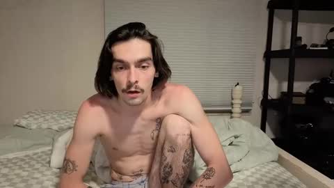 str8whiteboy21 online show from April 4, 7:49 am