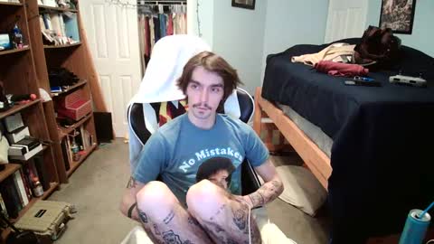 Snapshot of str8whiteboy21 chatting on February 1, 4:33 pm str8whiteboy21 online show from February 1, 4:33 pm