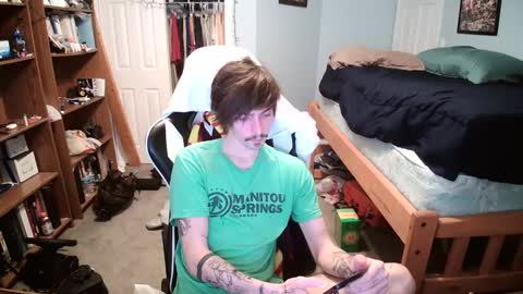 Snapshot of str8whiteboy21 chatting on February 16, 3:26 am str8whiteboy21 online show from February 16, 3:26 am