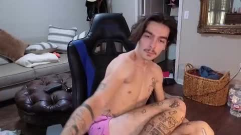 Snapshot of str8whiteboy21 chatting on September 13, 1:34 pm str8whiteboy21 online show from September 13, 1:34 pm