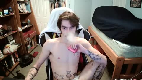 Snapshot of str8whiteboy21 chatting on February 13, 4:17 pm str8whiteboy21 online show from February 13, 4:17 pm