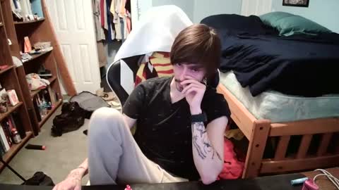 Snapshot of str8whiteboy21 chatting on February 22, 3:34 am str8whiteboy21 online show from February 22, 3:34 am