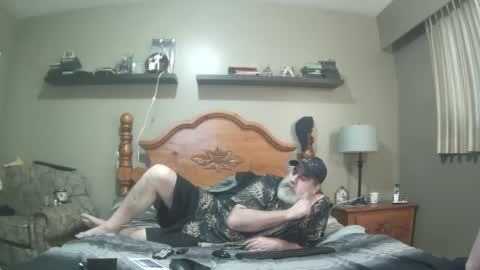 Straightbear4you online show from February 17, 11:42 pm