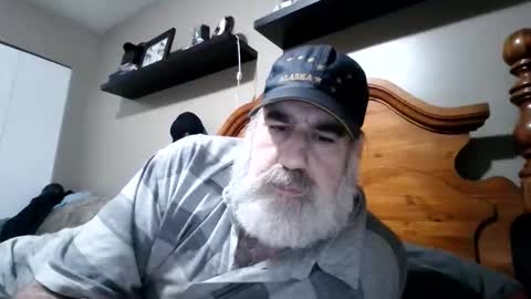 Straightbear4you online show from October 17, 9:41 pm