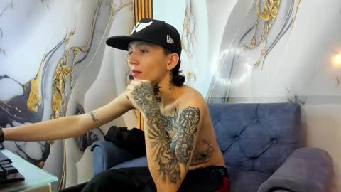Snapshot of straightboy_nick chatting on October 18, 7:46 am NICK online show from October 18, 7:46 am