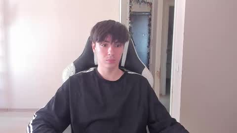 Snapshot of stralght_twinks chatting on September 25, 11:42 am Ray online show from September 25, 11:42 am