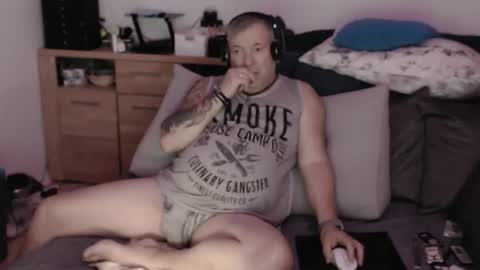 Stranger online show from September 14, 8:44 pm