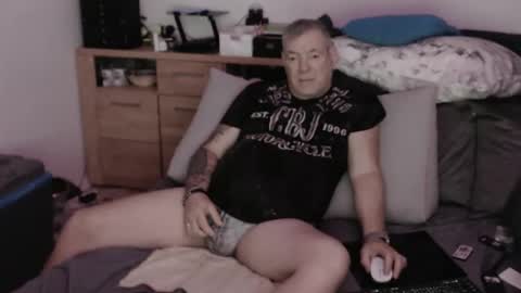 Stranger online show from September 15, 9:16 pm