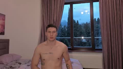 Snapshot of stranggee chatting on October 14, 3:08 pm Artem online show from October 14, 3:08 pm