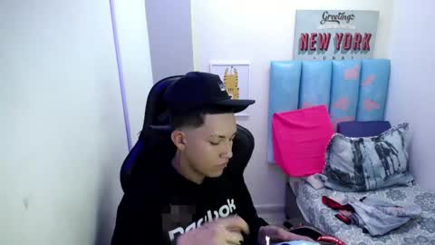 Street online show from April 17, 10:01 pm