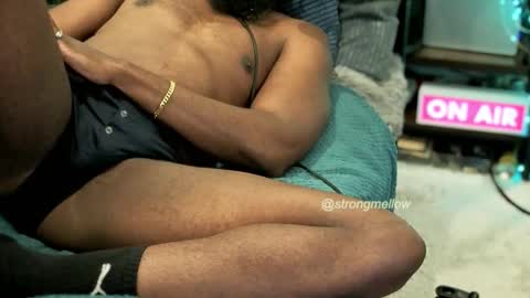 strongmellow online show from October 23, 6:44 pm