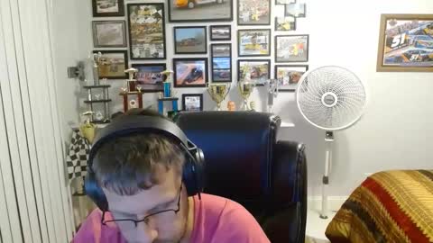 younger4older online show from April 27, 4:09 am