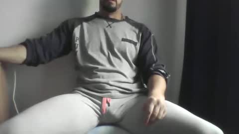 Snapshot of studdotcom chatting on January 14, 8:41 am Ero online show from January 14, 8:41 am