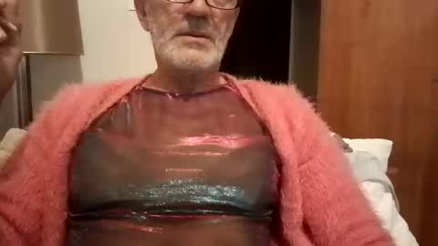 stugo1964 online show from February 18, 1:33 pm