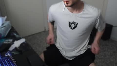 Im Substanc3  online show from April 10, 10:39 pm