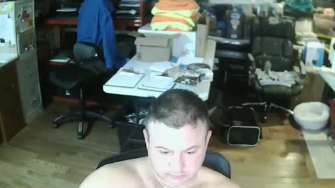 Snapshot of summerfun35 chatting on December 16, 5:06 am cincyguy online show from December 16, 5:06 am