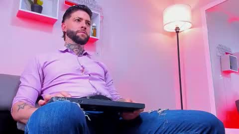 supreme_alpha_ online show from November 25, 7:38 pm