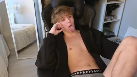 Nate 3 online show from October 9, 8:19 am