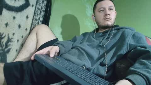 Snapshot of sweet_guy36 chatting on October 19, 4:32 pm sweet_guy36 online show from October 19, 4:32 pm