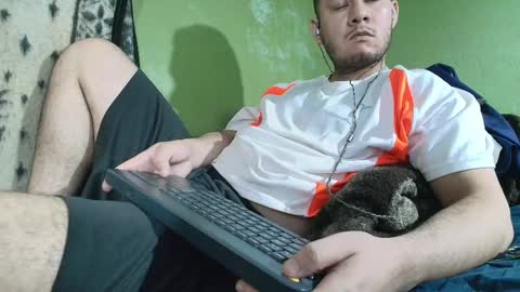 Snapshot of sweet_guy36 chatting on September 13, 6:09 pm sweet_guy36 online show from September 13, 6:09 pm