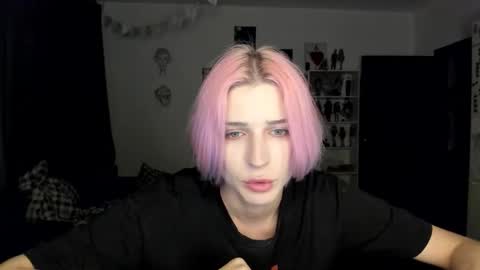 kira online show from October 18, 9:42 pm