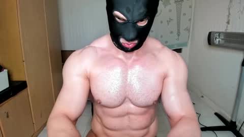 Snapshot of sweetmuscles_boy chatting on December 21, 3:53 pm Lorenzo online show from December 21, 3:53 pm