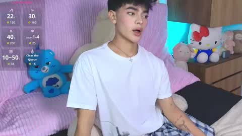 Neffer online show from December 15, 8:11 am