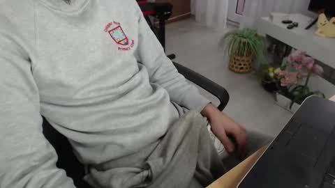 SwetLittleBoy4u online show from October 3, 8:41 am