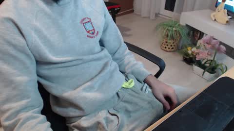 SwetLittleBoy4u online show from October 1, 4:44 pm