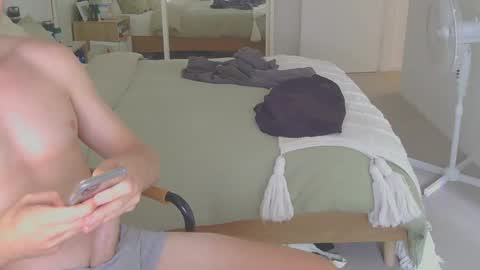 sydneybottom22 online show from January 1, 11:29 pm