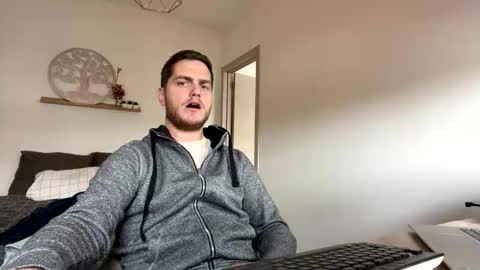 syl092 online show from April 13, 12:39 pm