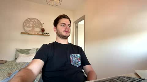 syl092 online show from April 9, 11:49 am