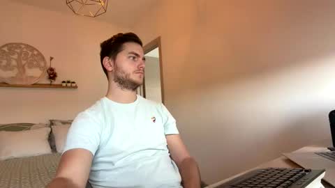 syl092 online show from January 19, 1:13 pm