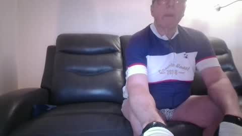 tacrunner66_ online show from February 12, 3:27 pm