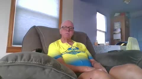 tacrunner66_ online show from October 2, 9:30 pm