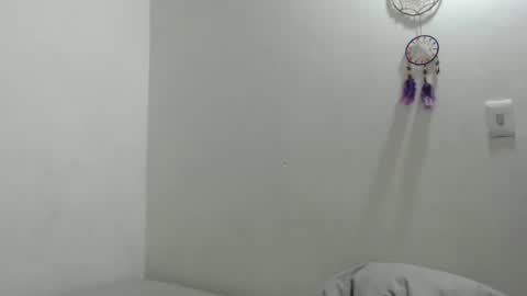 talhi_ online show from December 17, 6:03 pm