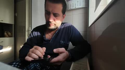 Snapshot of tarkan198 chatting on February 14, 7:07 am tarkan198 online show from February 14, 7:07 am