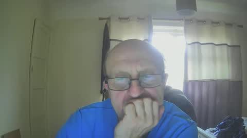 Snapshot of taslicks0739 chatting on December 15, 10:18 am Tas online show from December 15, 10:18 am