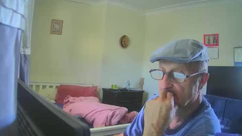 Snapshot of taslicks0739 chatting on September 27, 10:02 am Tas online show from September 27, 10:02 am